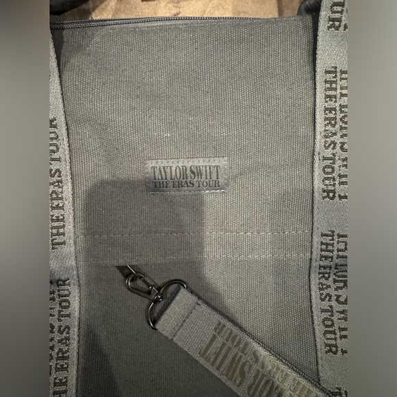 The Eras Tour duffle bag - Picture 5 of 8